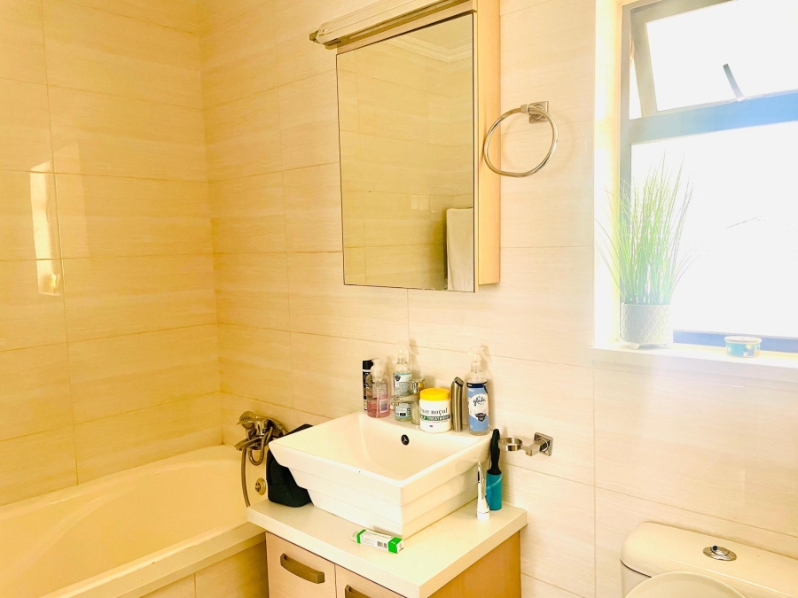 2 Bedroom Property for Sale in Broadacres Gauteng