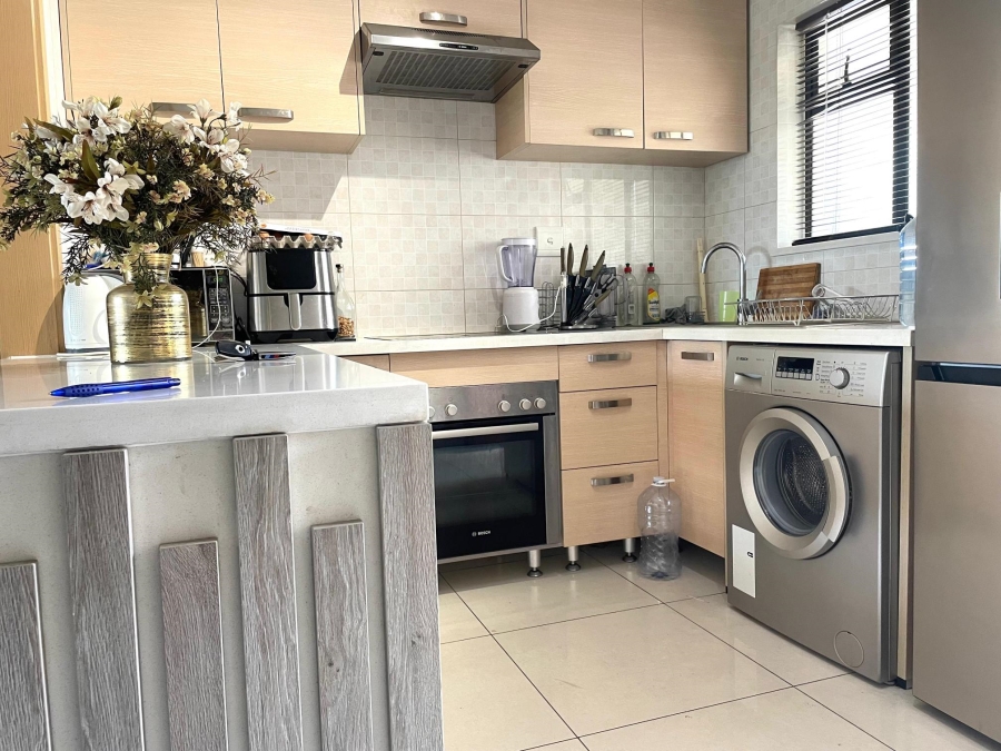 2 Bedroom Property for Sale in Broadacres Gauteng