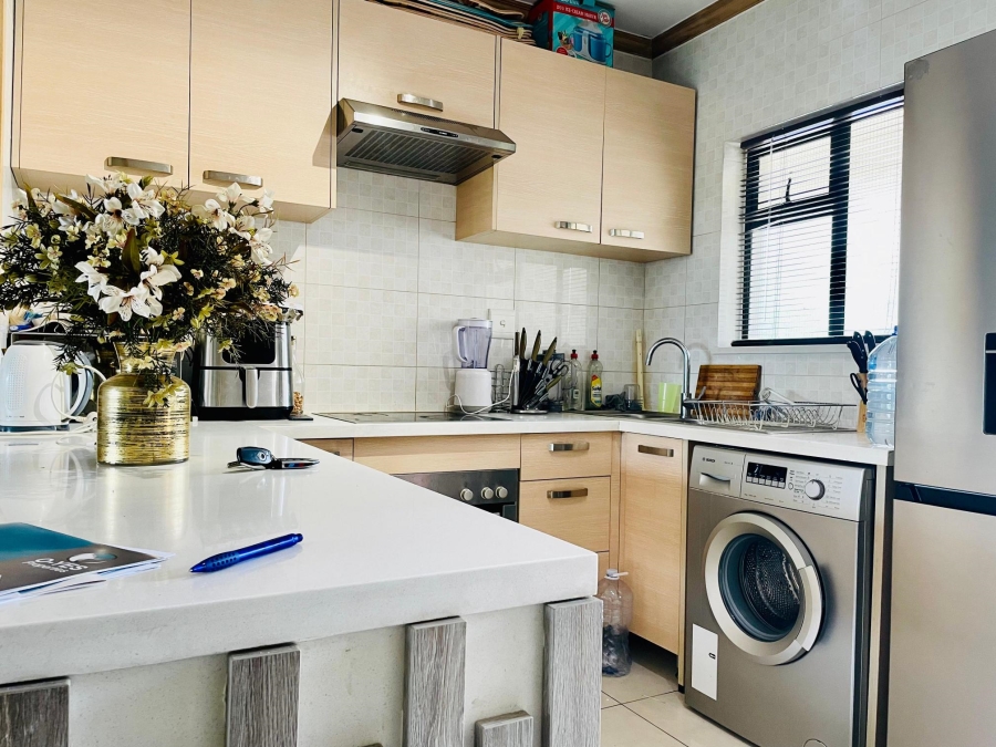 2 Bedroom Property for Sale in Broadacres Gauteng
