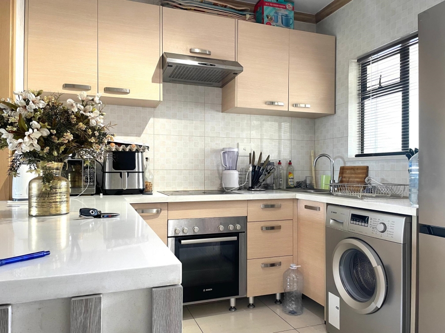 2 Bedroom Property for Sale in Broadacres Gauteng