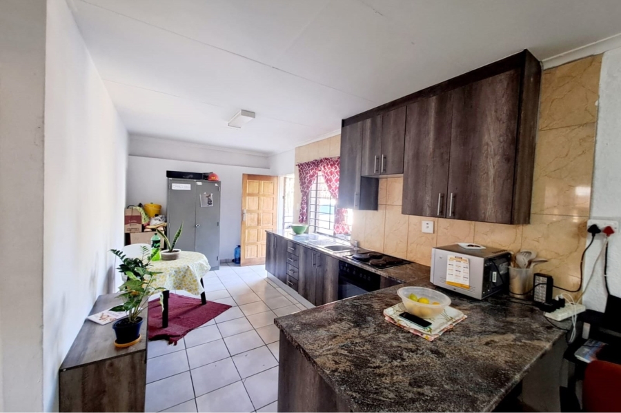 To Let 2 Bedroom Property for Rent in Noordwyk Gauteng