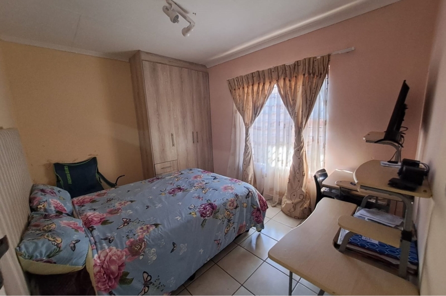 To Let 2 Bedroom Property for Rent in Noordwyk Gauteng