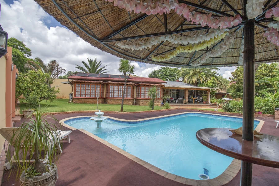 5 Bedroom Property for Sale in Windsor West Gauteng