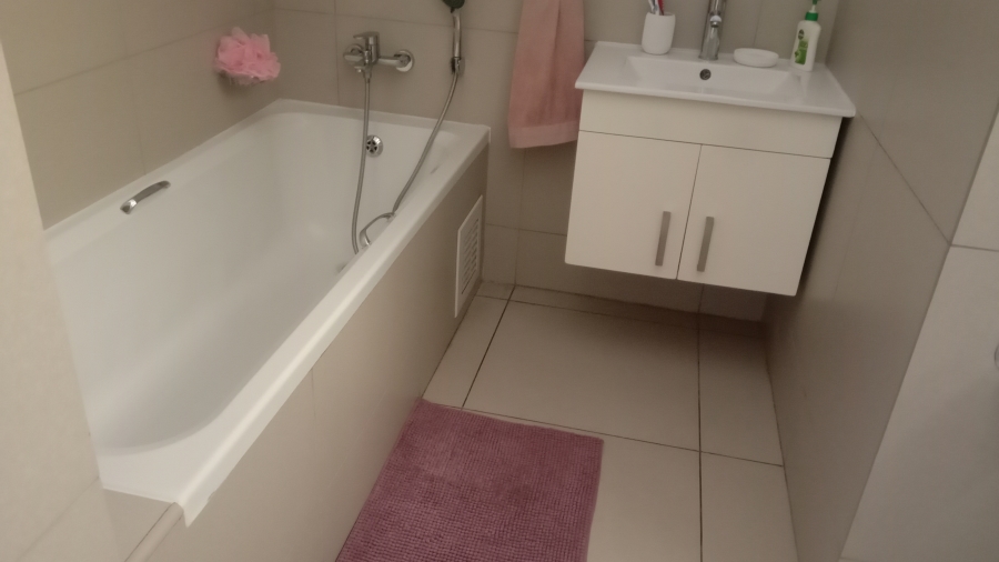 1 Bedroom Property for Sale in Lilianton Gauteng