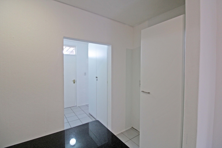 To Let 1 Bedroom Property for Rent in Bryanston Gauteng