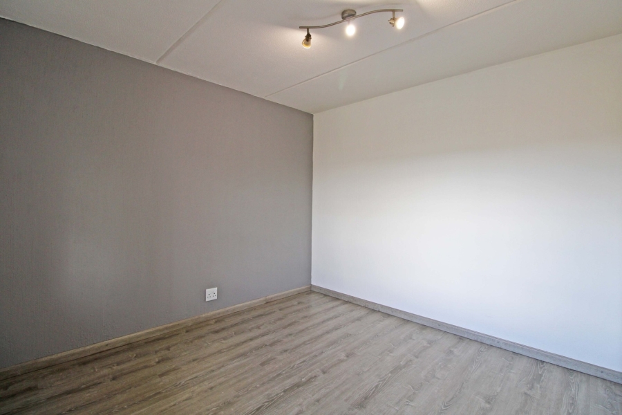 To Let 1 Bedroom Property for Rent in Bryanston Gauteng