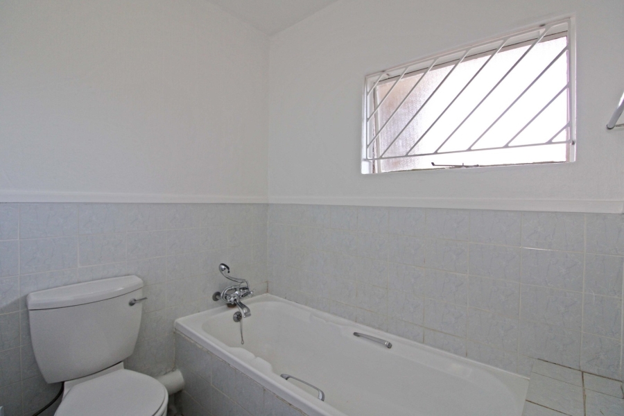 To Let 1 Bedroom Property for Rent in Bryanston Gauteng