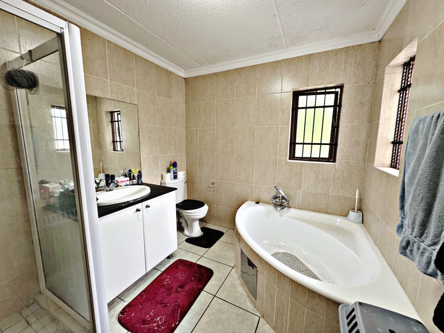2 Bedroom Property for Sale in Sandown Gauteng
