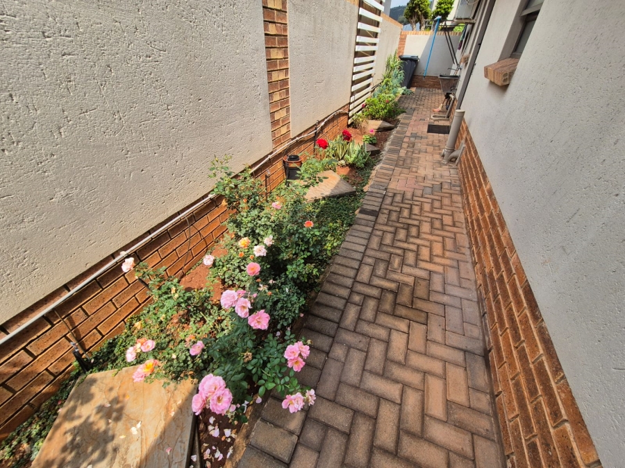 3 Bedroom Property for Sale in Annlin Gauteng