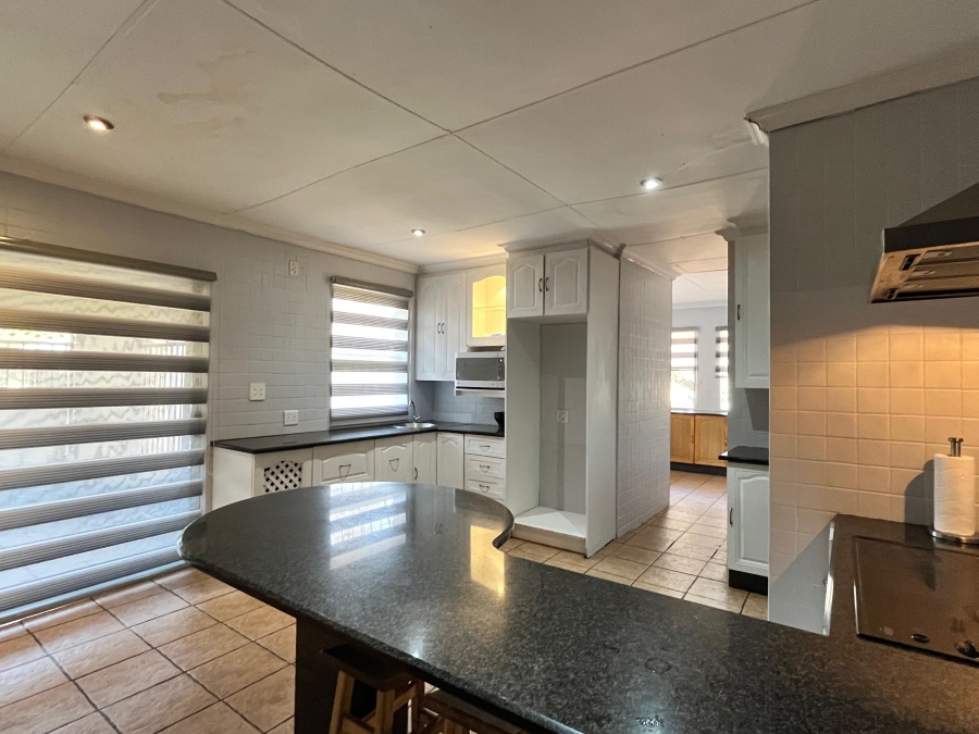 4 Bedroom Property for Sale in Buyscelia Gauteng