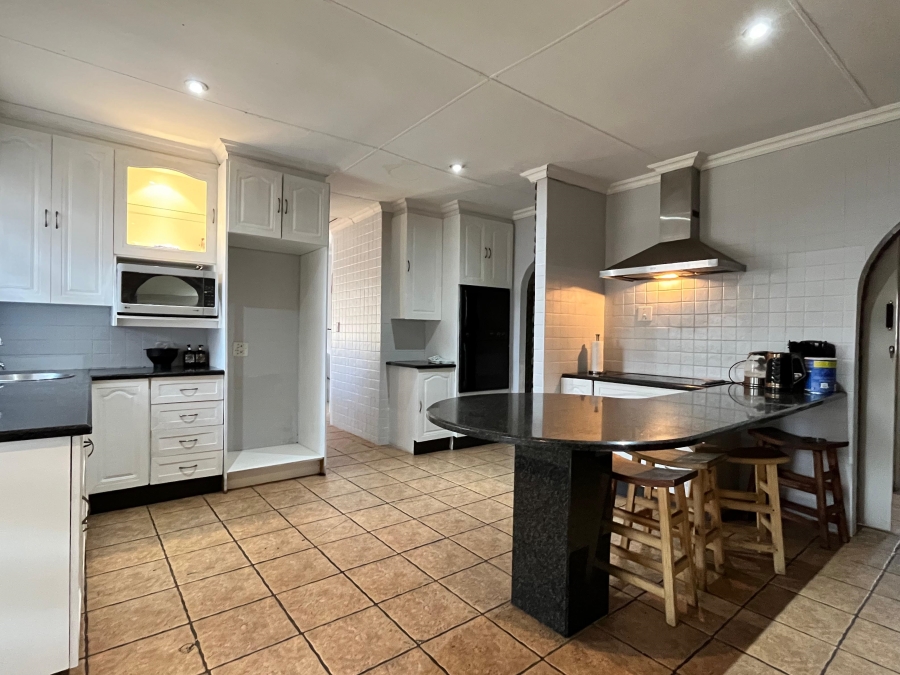 4 Bedroom Property for Sale in Buyscelia Gauteng