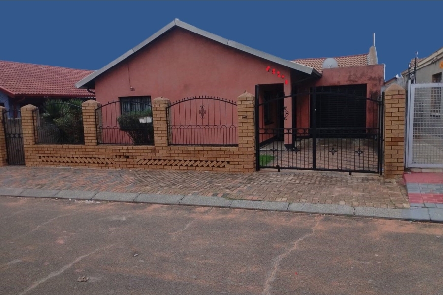 3 Bedroom Property for Sale in Diepkloof Gauteng