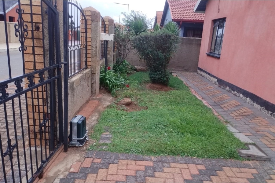 3 Bedroom Property for Sale in Diepkloof Gauteng