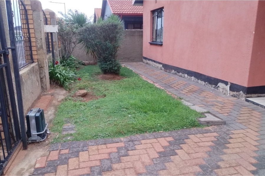 3 Bedroom Property for Sale in Diepkloof Gauteng