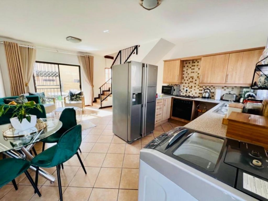 2 Bedroom Property for Sale in Noordwyk Gauteng