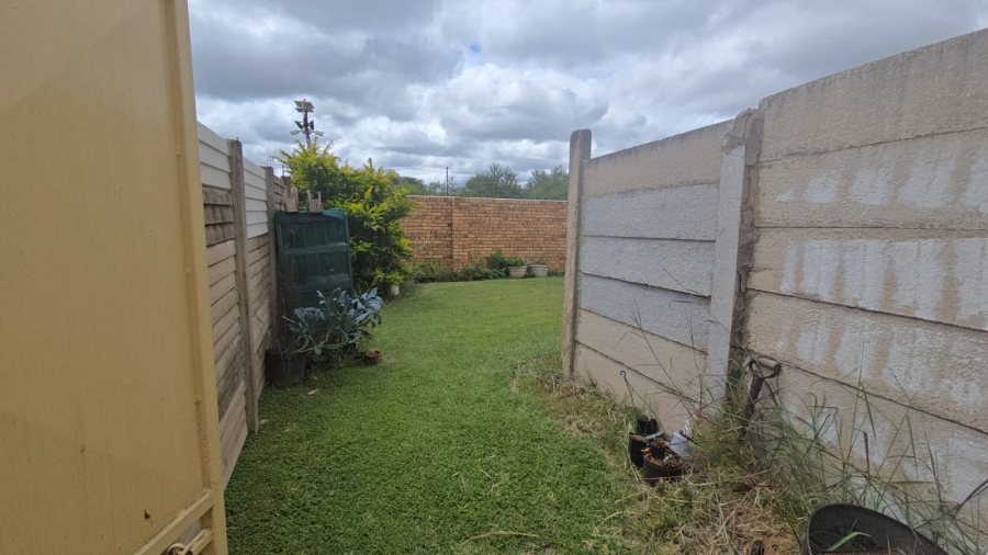 2 Bedroom Property for Sale in Annlin Gauteng
