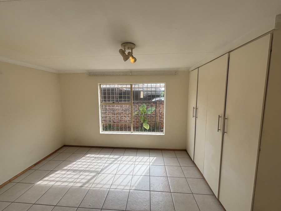 To Let 3 Bedroom Property for Rent in Birchleigh Gauteng