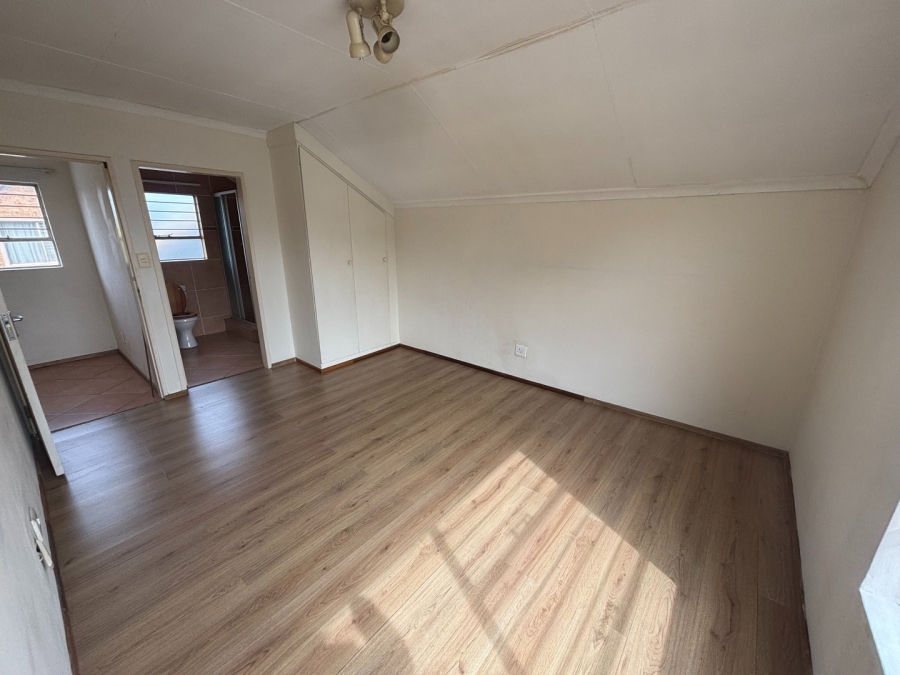 To Let 3 Bedroom Property for Rent in Birchleigh Gauteng
