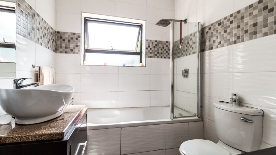 3 Bedroom Property for Sale in Bassonia Gauteng