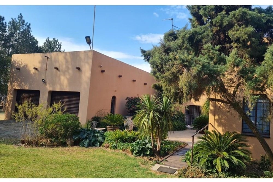 3 Bedroom Property for Sale in Mooilande Gauteng