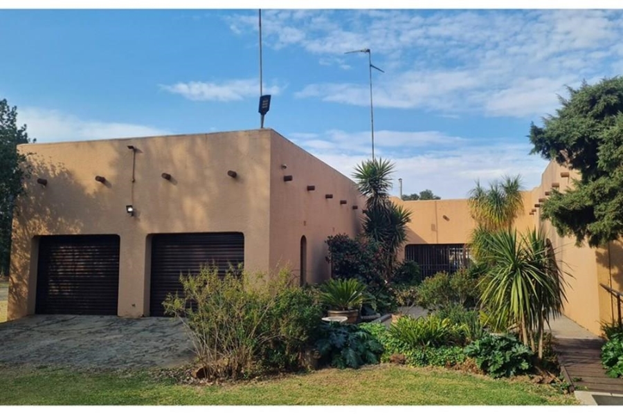 3 Bedroom Property for Sale in Mooilande Gauteng