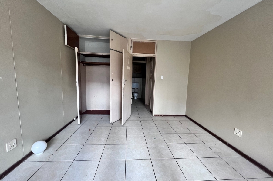 1 Bedroom Property for Sale in Braamfontein Gauteng