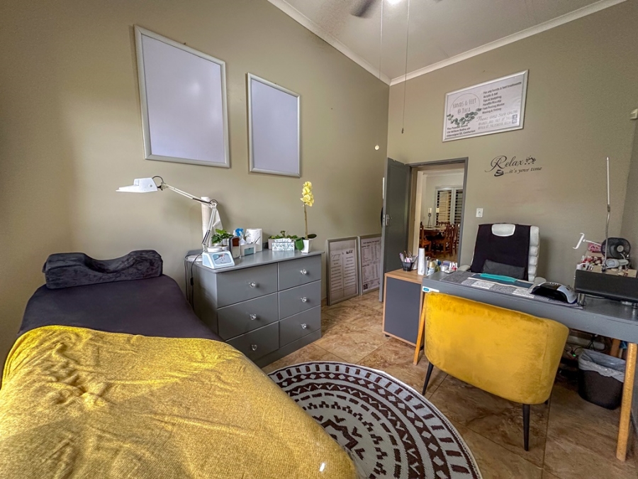 4 Bedroom Property for Sale in Eldoraigne Gauteng