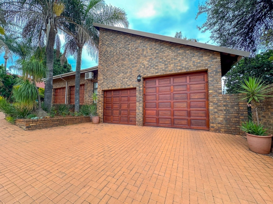 4 Bedroom Property for Sale in Eldoraigne Gauteng