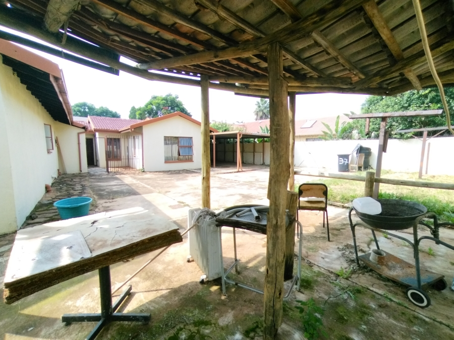 7 Bedroom Property for Sale in The Orchards Gauteng
