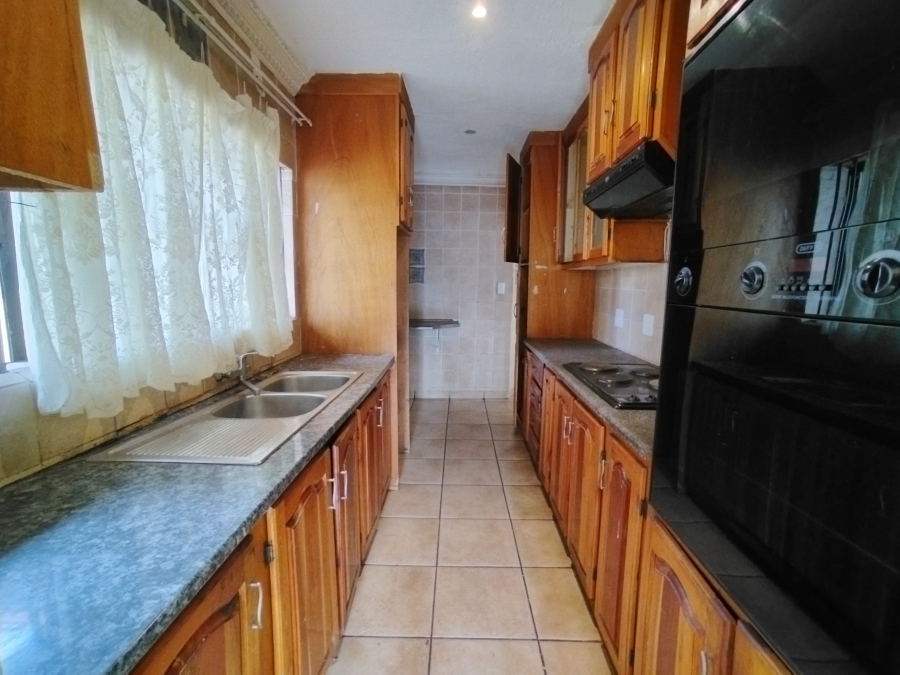 7 Bedroom Property for Sale in The Orchards Gauteng