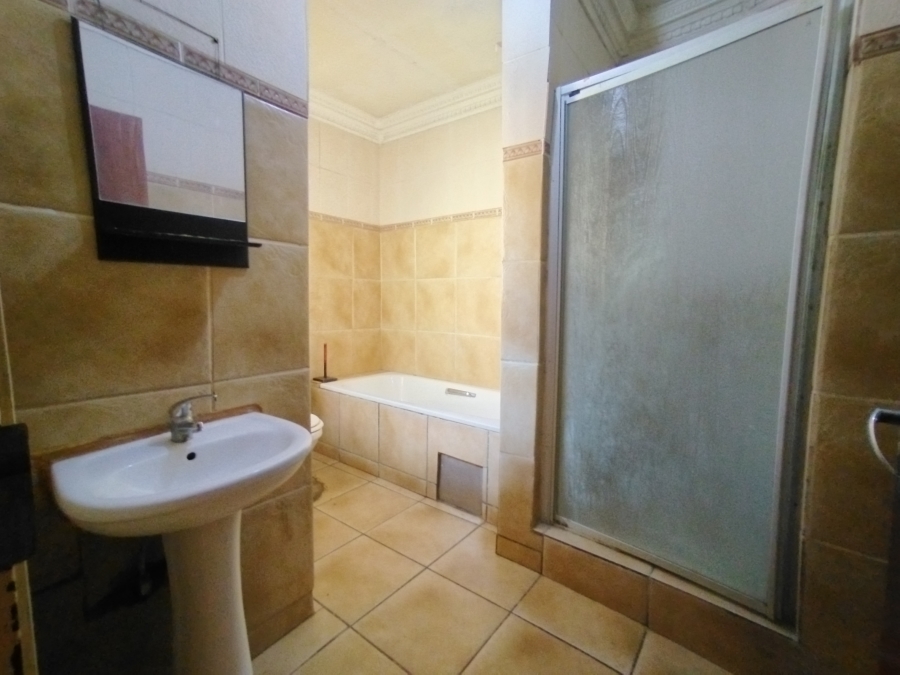 7 Bedroom Property for Sale in The Orchards Gauteng