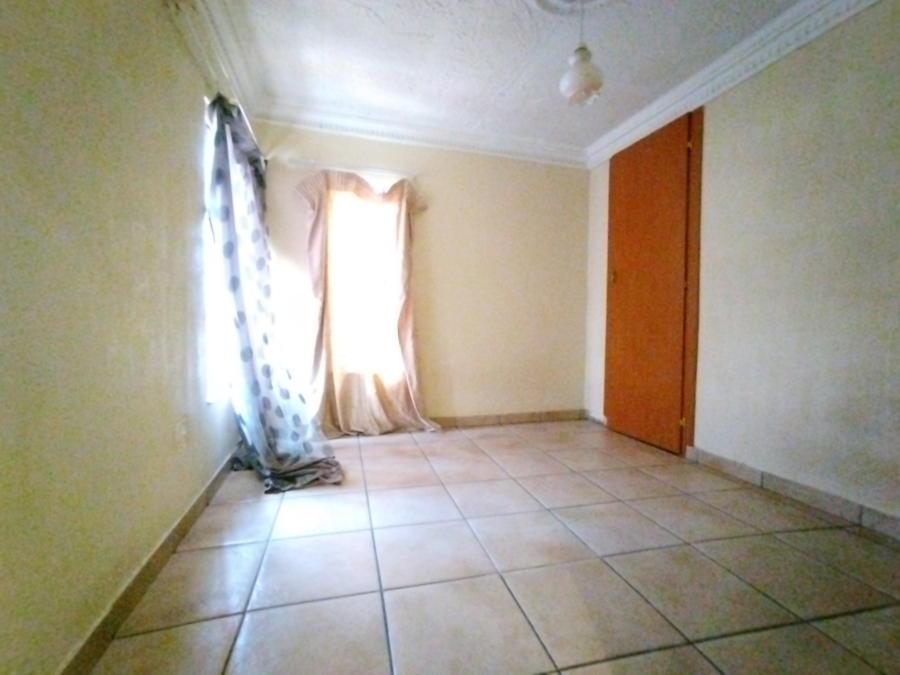 7 Bedroom Property for Sale in The Orchards Gauteng