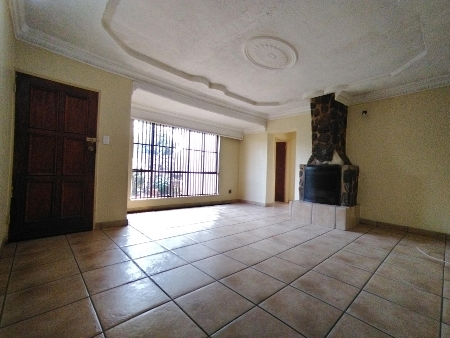 7 Bedroom Property for Sale in The Orchards Gauteng