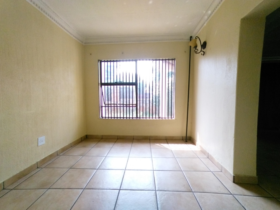 7 Bedroom Property for Sale in The Orchards Gauteng