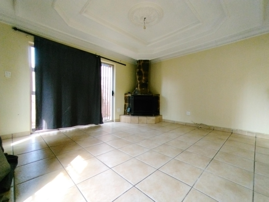 7 Bedroom Property for Sale in The Orchards Gauteng