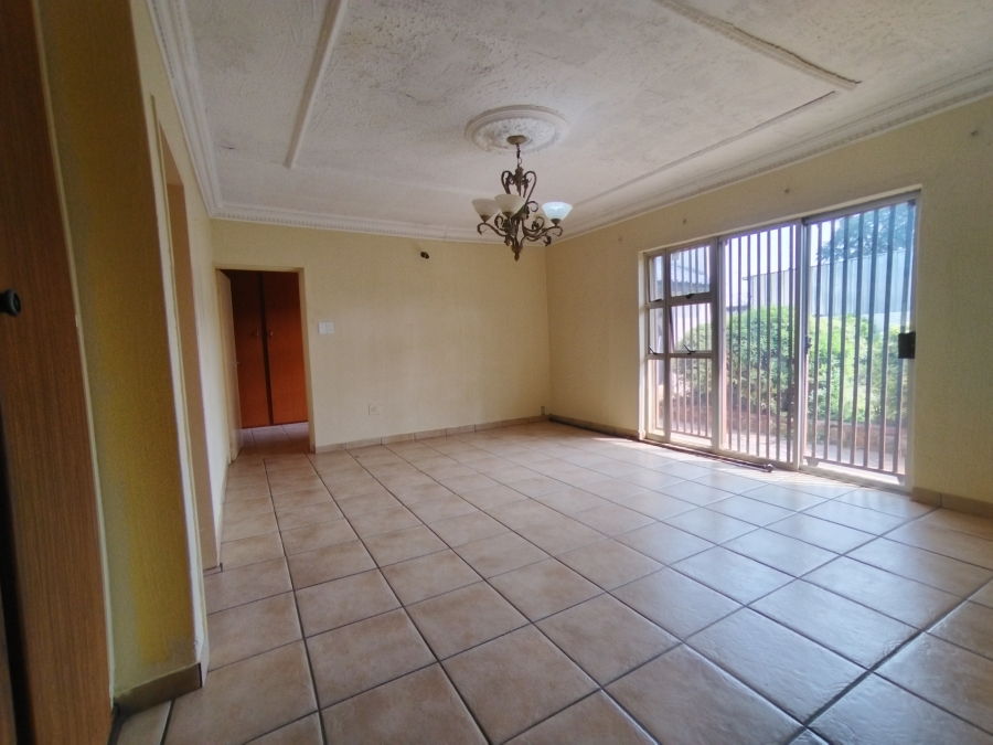 7 Bedroom Property for Sale in The Orchards Gauteng