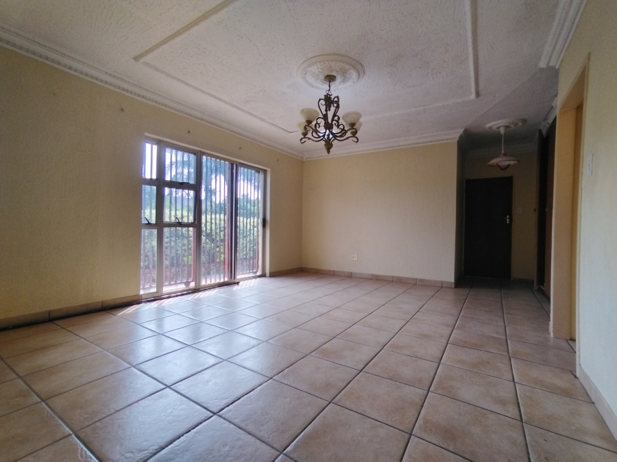 7 Bedroom Property for Sale in The Orchards Gauteng