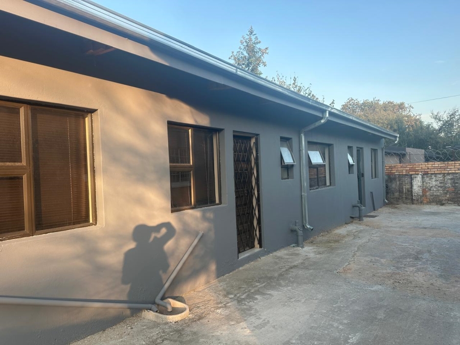 To Let 1 Bedroom Property for Rent in Florida Gauteng