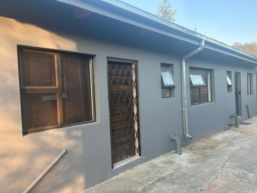 To Let 1 Bedroom Property for Rent in Florida Gauteng