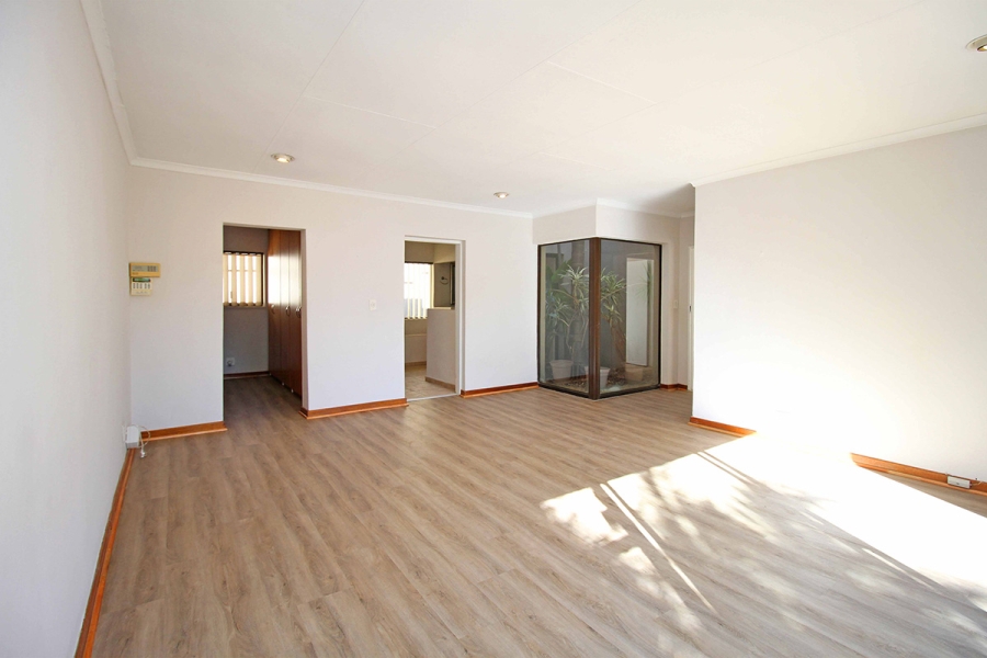 To Let 4 Bedroom Property for Rent in Fourways Gardens Gauteng