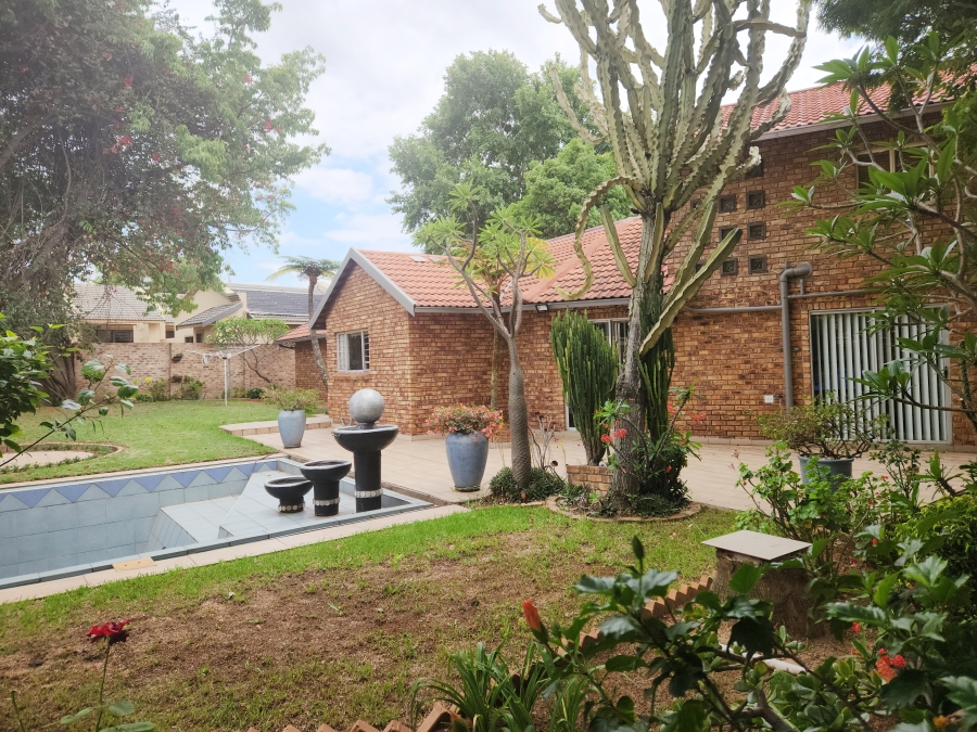 3 Bedroom Property for Sale in Bloubosrand Gauteng