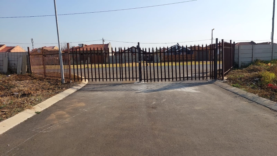 2 Bedroom Property for Sale in Buhle Park Gauteng