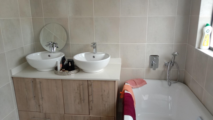 3 Bedroom Property for Sale in Helderwyk Gauteng
