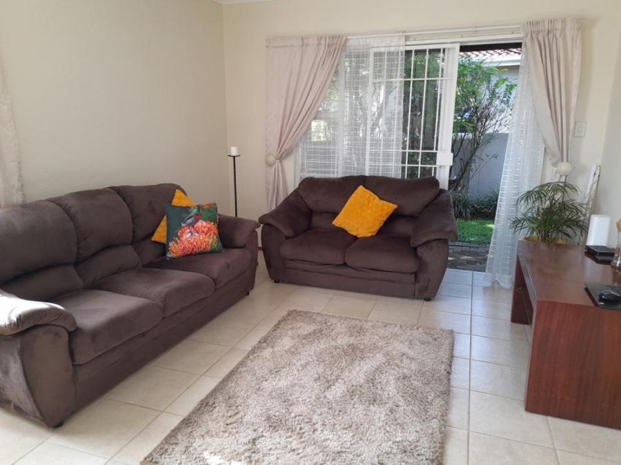 To Let 2 Bedroom Property for Rent in Douglasdale Gauteng