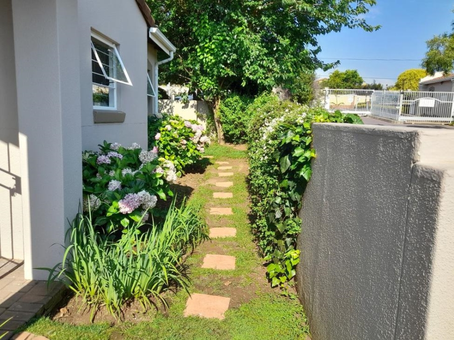 To Let 2 Bedroom Property for Rent in Douglasdale Gauteng