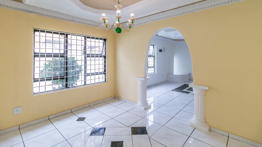 To Let 6 Bedroom Property for Rent in Country View Gauteng