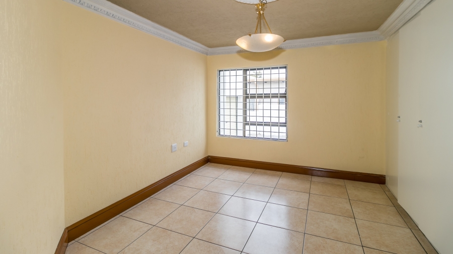 To Let 6 Bedroom Property for Rent in Country View Gauteng