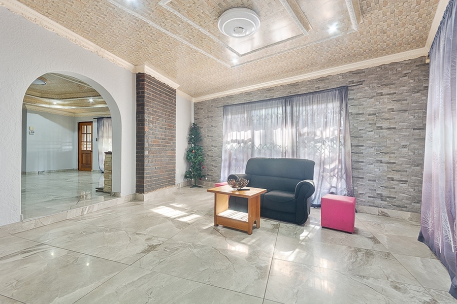 3 Bedroom Property for Sale in Birchleigh Gauteng