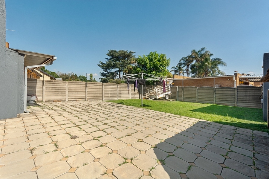 3 Bedroom Property for Sale in Birchleigh Gauteng