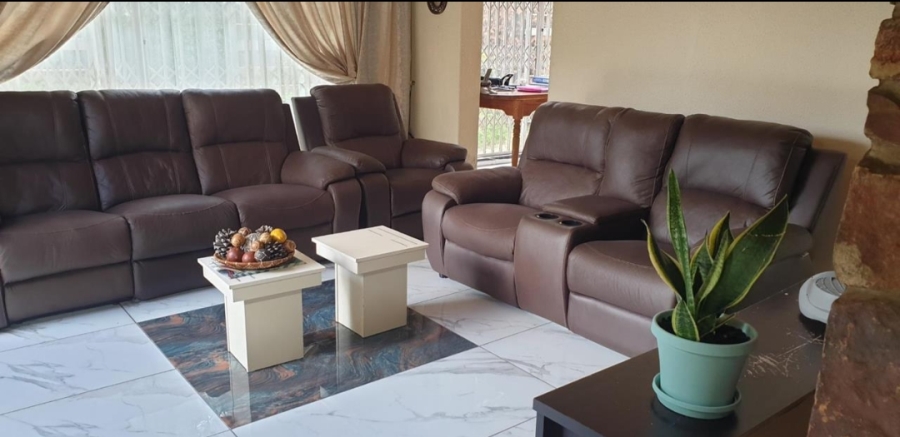4 Bedroom Property for Sale in Glenvista Gauteng